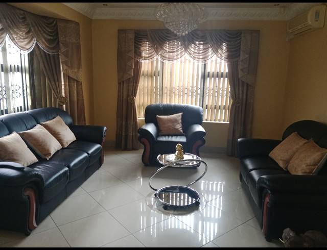 4 BEDROOM FREEHOLD FOR SALE IN HAYFIELDS